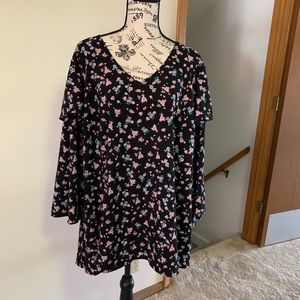 Lane Bryant floral long sleeved blouse with butterfly sleeves 26/28 Gently used
